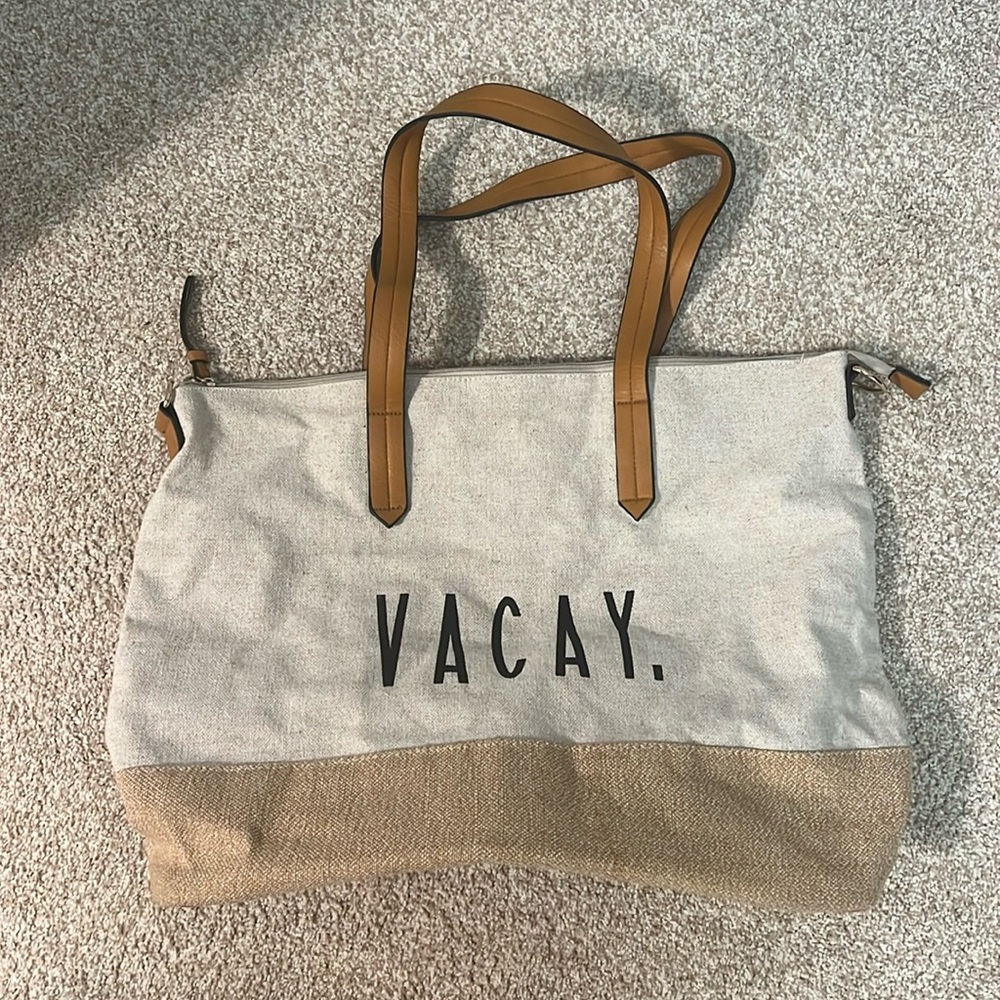 1049. Worn Once - Vacay Large Travel Bag